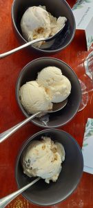 Tosaria and Vanilla Ice Creams